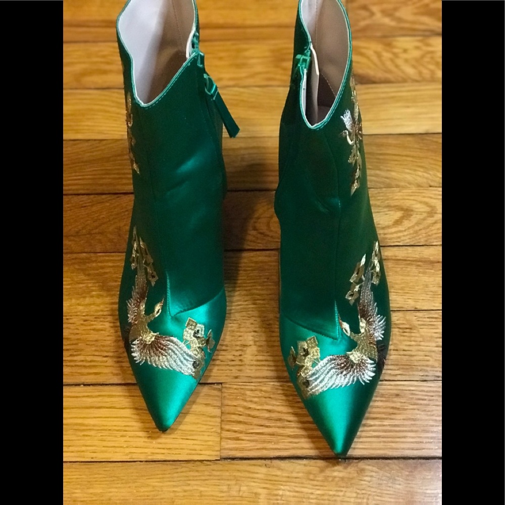 NWOT Zara Satin bootie